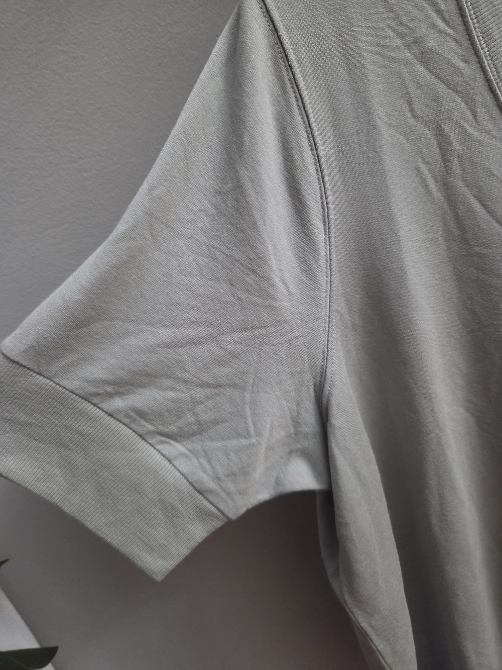 Athleta Step Forward Sweatshirt Light Sage Green V-Neck Short Sleeve T-Shirt Top - Picture 4 of 8